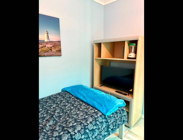1 bed property to rent in PINELANDS